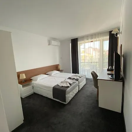 Къща за гости Aqua Family 4*