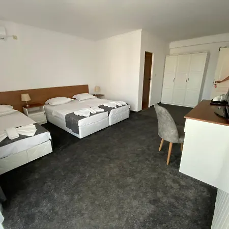 Aqua Family 招待所