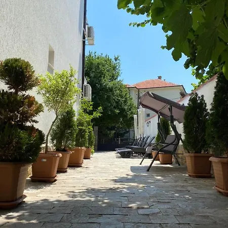 Aqua Family Къща за гости Бургас