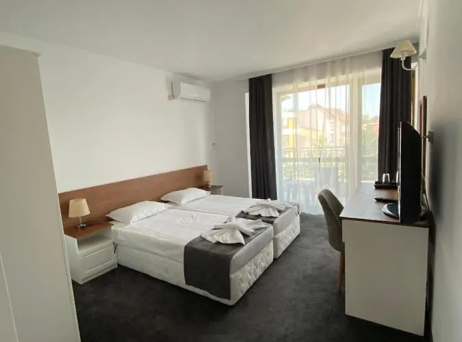 Pensión Aqua Family 4*